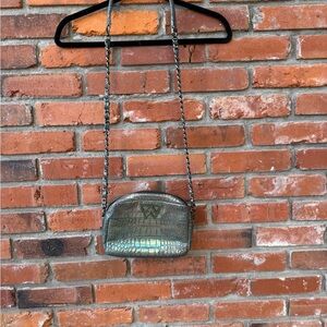 Kelly Wynne iridescent Crossbody Bag